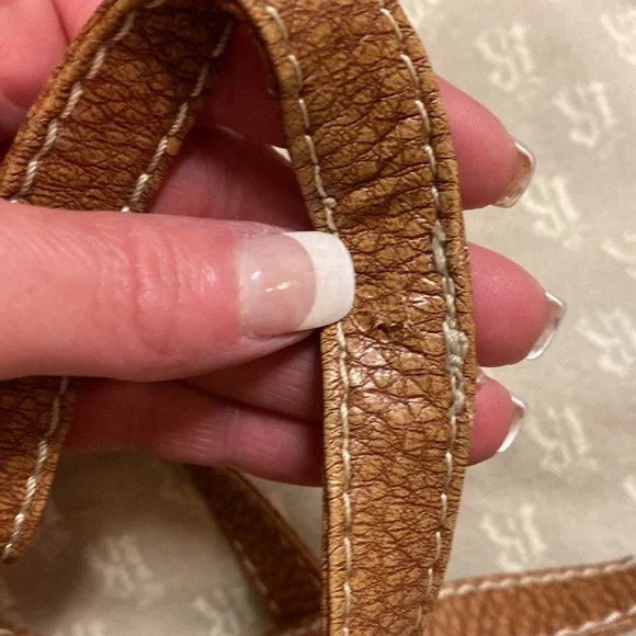 Ecko crossbody with painted rock detailing and red interior - Picture 12 of 13